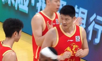 乐鱼体育官方网站-山西以下克上险胜广厦，于米提绝杀；深圳力克浙江，贺西宁大爆发